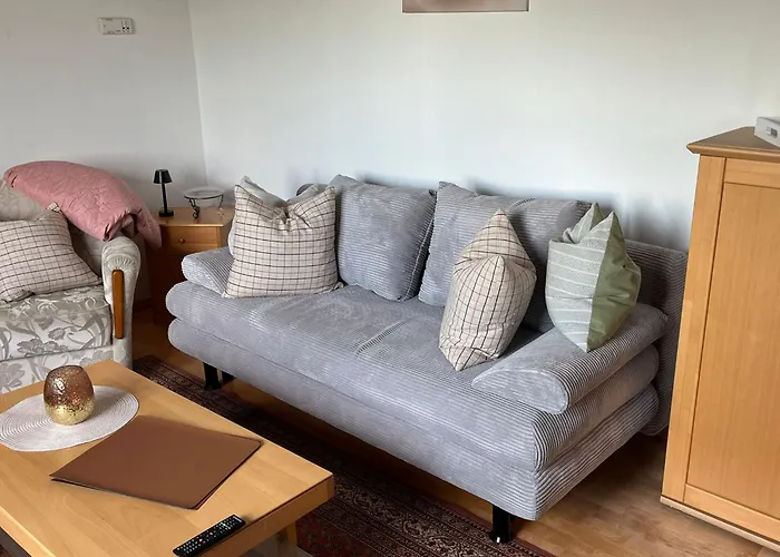 Ferienwohnung Mit Wintergarten In Bahnhofsnaehe